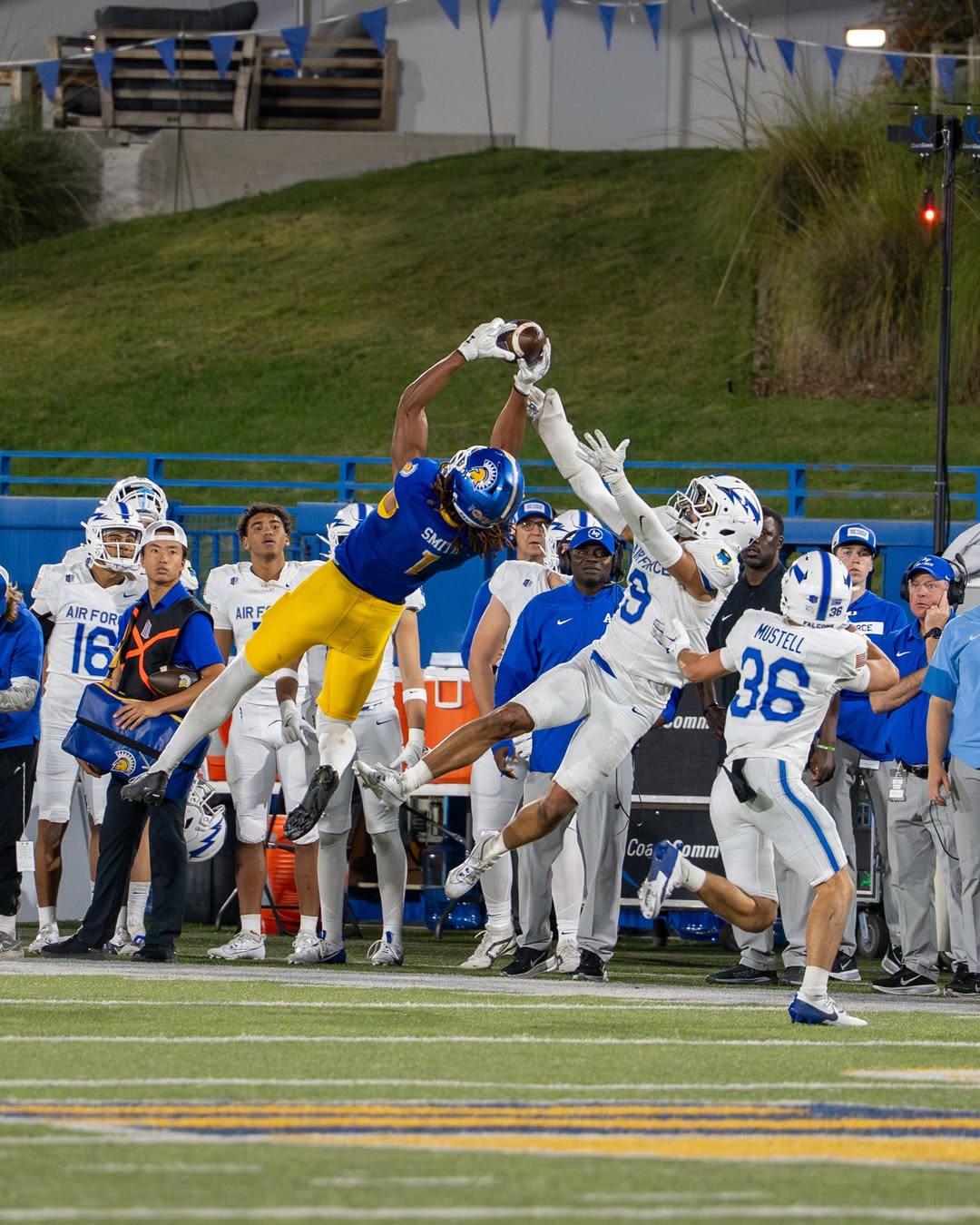 Leland Smith makes a grab against Air Force